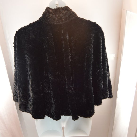 Black Textured Velvet Cape - Picture 4 of 8
